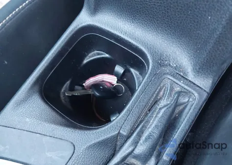 2016 Toyota Rav4 Xle z USA, uszkodzony, nr VIN 2T3RFREV7GW462141